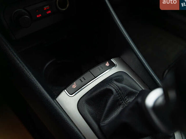 Серый Киа Рио, объемом двигателя 1.4 л и пробегом 75 тыс. км за 8988 $, фото 16 на Automoto.ua