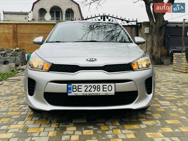 Серый Киа Рио, объемом двигателя 1.59 л и пробегом 68 тыс. км за 11900 $, фото 3 на Automoto.ua