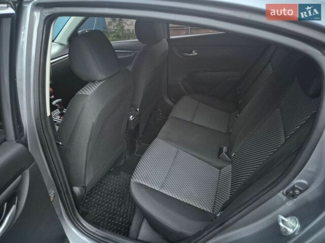 Сірий Кіа Ріо, об'ємом двигуна 1.6 л та пробігом 140 тис. км за 11900 $, фото 17 на Automoto.ua