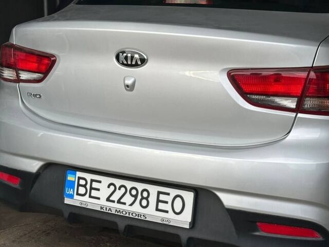 Серый Киа Рио, объемом двигателя 1.59 л и пробегом 70 тыс. км за 11150 $, фото 2 на Automoto.ua