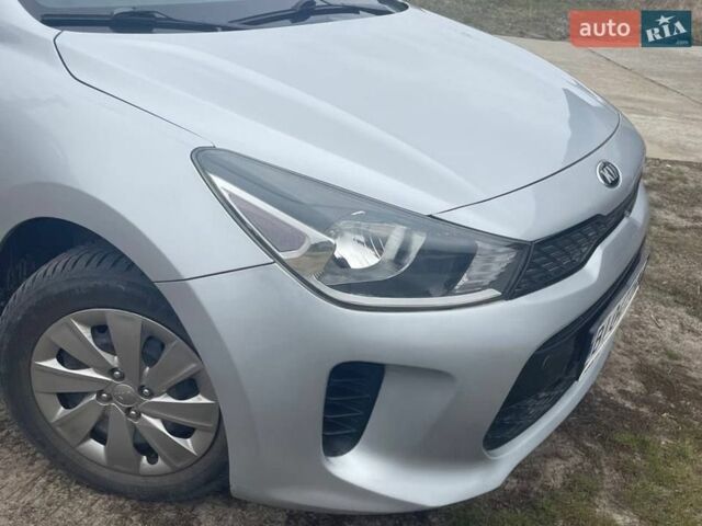 Серый Киа Рио, объемом двигателя 1.59 л и пробегом 81 тыс. км за 10000 $, фото 7 на Automoto.ua
