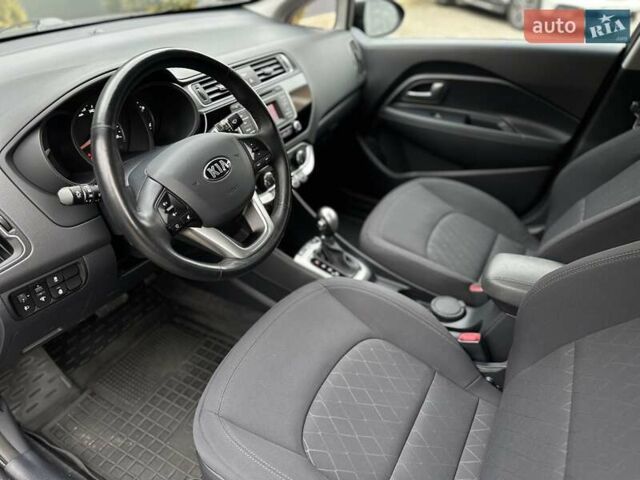 Сірий Кіа Ріо, об'ємом двигуна 1.4 л та пробігом 14 тис. км за 12990 $, фото 27 на Automoto.ua