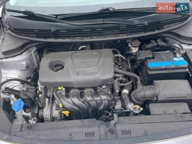 Серый Киа Рио, объемом двигателя 1.59 л и пробегом 81 тыс. км за 10000 $, фото 28 на Automoto.ua