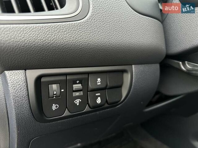 Сірий Кіа Ріо, об'ємом двигуна 1.4 л та пробігом 14 тис. км за 12990 $, фото 28 на Automoto.ua