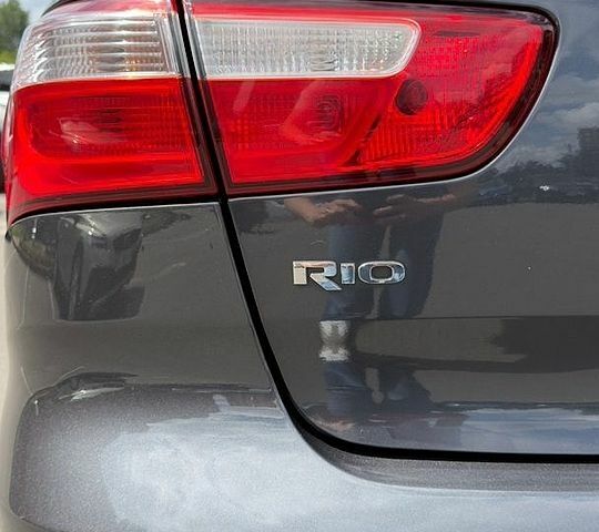 Серый Киа Рио, объемом двигателя 1.4 л и пробегом 133 тыс. км за 12500 $, фото 6 на Automoto.ua