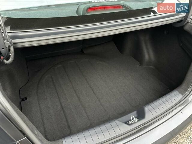 Сірий Кіа Ріо, об'ємом двигуна 1.4 л та пробігом 14 тис. км за 12990 $, фото 24 на Automoto.ua