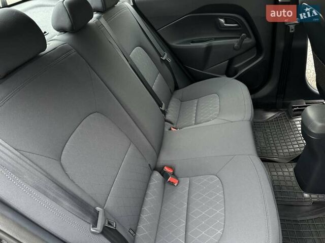 Сірий Кіа Ріо, об'ємом двигуна 1.4 л та пробігом 14 тис. км за 12990 $, фото 38 на Automoto.ua