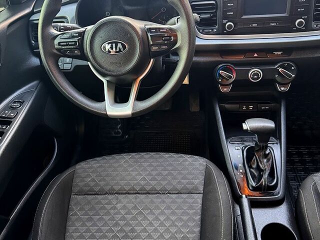 Серый Киа Рио, объемом двигателя 1.6 л и пробегом 81 тыс. км за 10000 $, фото 7 на Automoto.ua