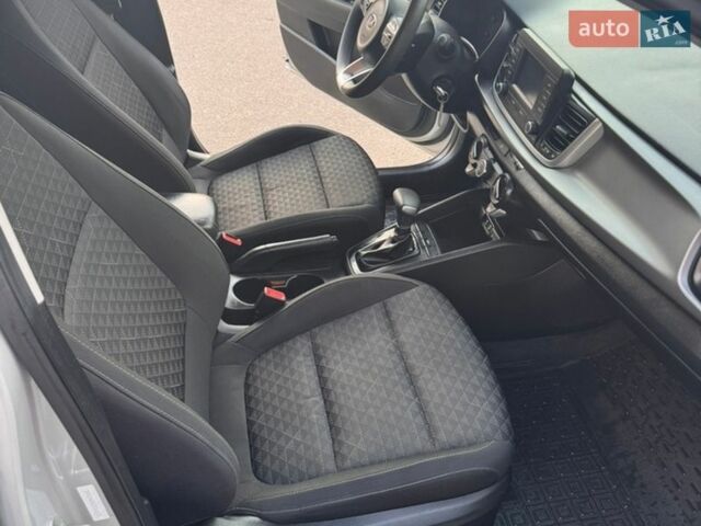 Серый Киа Рио, объемом двигателя 1.59 л и пробегом 81 тыс. км за 10000 $, фото 11 на Automoto.ua