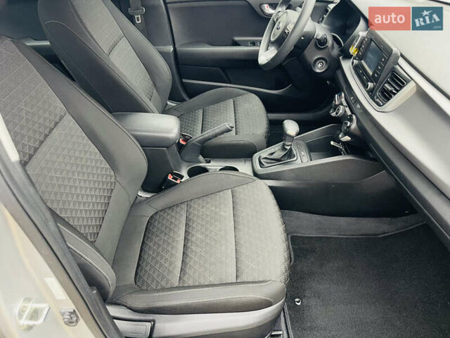 Серый Киа Рио, объемом двигателя 1.59 л и пробегом 68 тыс. км за 11900 $, фото 11 на Automoto.ua