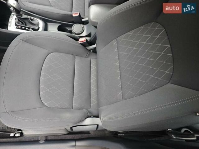 Серый Киа Рио, объемом двигателя 1.4 л и пробегом 14 тыс. км за 13900 $, фото 58 на Automoto.ua