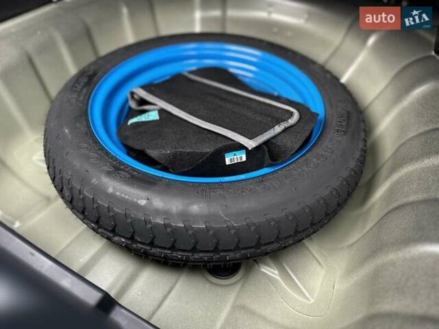 Сірий Кіа Ріо, об'ємом двигуна 1.4 л та пробігом 14 тис. км за 12990 $, фото 26 на Automoto.ua