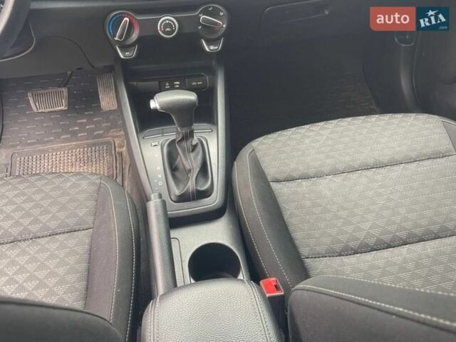 Серый Киа Рио, объемом двигателя 1.59 л и пробегом 81 тыс. км за 10000 $, фото 33 на Automoto.ua