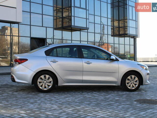 Серый Киа Рио, объемом двигателя 1.6 л и пробегом 115 тыс. км за 11000 $, фото 4 на Automoto.ua