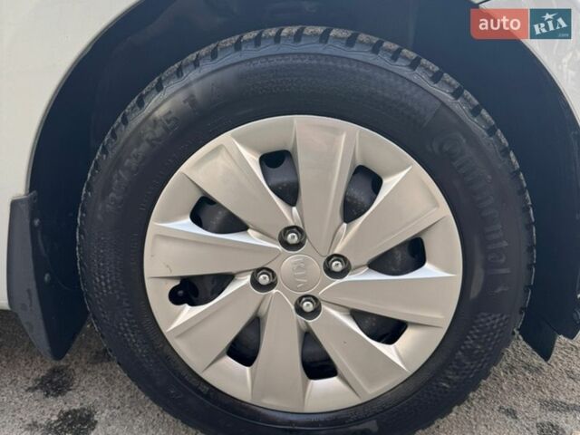 Серый Киа Рио, объемом двигателя 1.59 л и пробегом 81 тыс. км за 10000 $, фото 7 на Automoto.ua