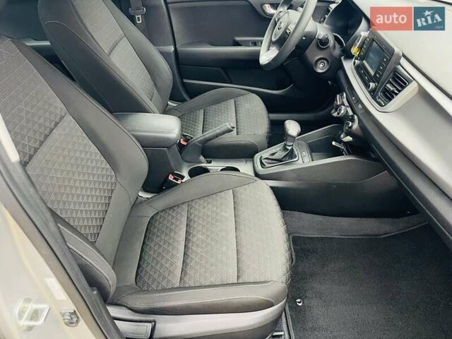 Серый Киа Рио, объемом двигателя 1.59 л и пробегом 70 тыс. км за 11500 $, фото 6 на Automoto.ua