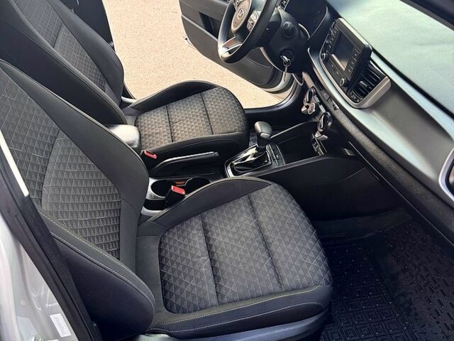 Серый Киа Рио, объемом двигателя 1.6 л и пробегом 81 тыс. км за 10000 $, фото 10 на Automoto.ua