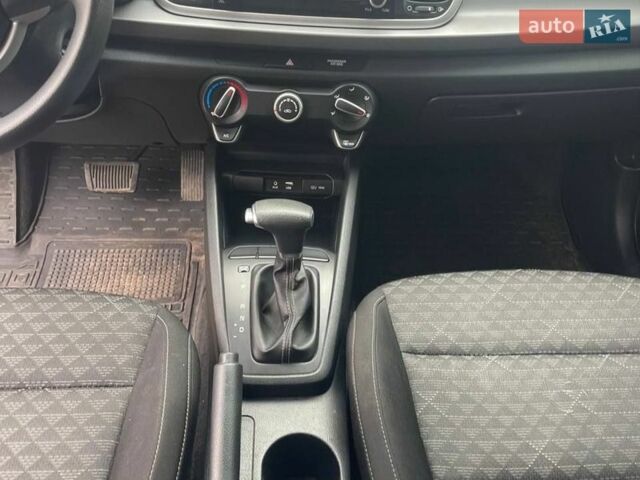 Серый Киа Рио, объемом двигателя 1.59 л и пробегом 81 тыс. км за 10000 $, фото 34 на Automoto.ua