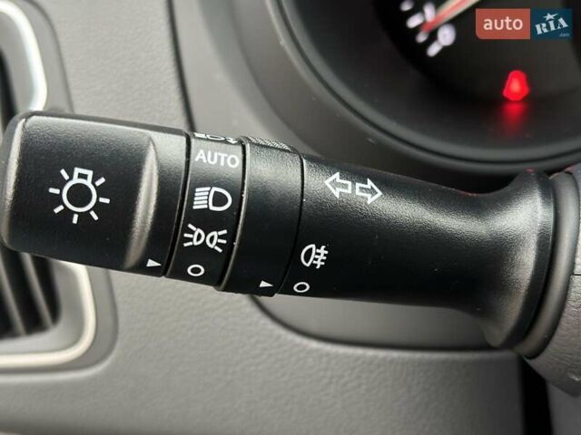 Сірий Кіа Ріо, об'ємом двигуна 1.4 л та пробігом 14 тис. км за 12990 $, фото 31 на Automoto.ua