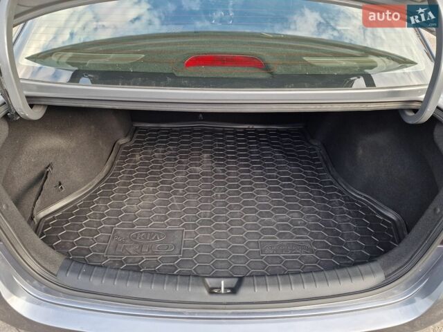 Серый Киа Рио, объемом двигателя 1.59 л и пробегом 113 тыс. км за 11000 $, фото 12 на Automoto.ua