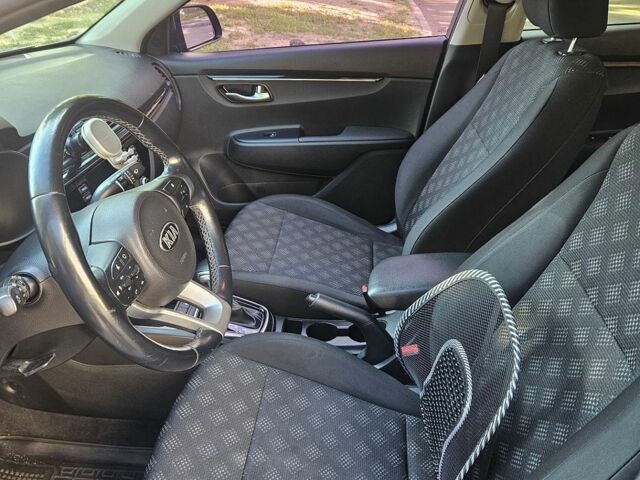 Серый Киа Рио, объемом двигателя 1.59 л и пробегом 67 тыс. км за 11900 $, фото 13 на Automoto.ua