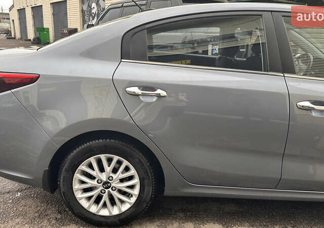 Серый Киа Рио, объемом двигателя 1.59 л и пробегом 122 тыс. км за 14800 $, фото 3 на Automoto.ua