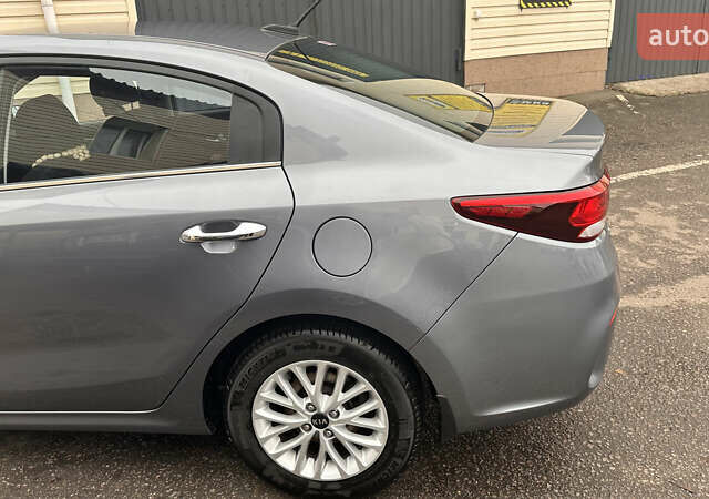 Серый Киа Рио, объемом двигателя 1.59 л и пробегом 122 тыс. км за 14800 $, фото 4 на Automoto.ua