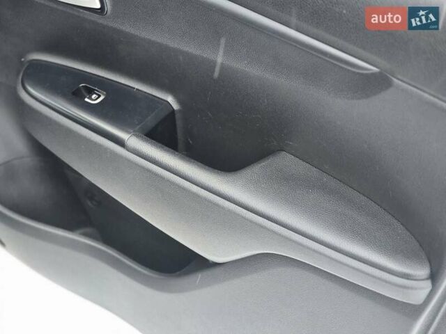 Серый Киа Рио, объемом двигателя 1.59 л и пробегом 91 тыс. км за 11900 $, фото 39 на Automoto.ua