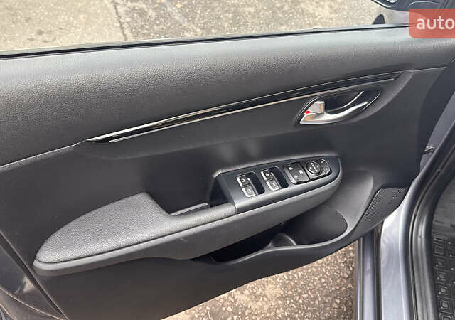 Серый Киа Рио, объемом двигателя 1.59 л и пробегом 122 тыс. км за 14800 $, фото 11 на Automoto.ua