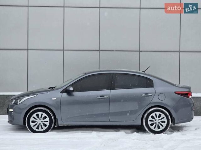 Серый Киа Рио, объемом двигателя 1.59 л и пробегом 91 тыс. км за 11900 $, фото 3 на Automoto.ua