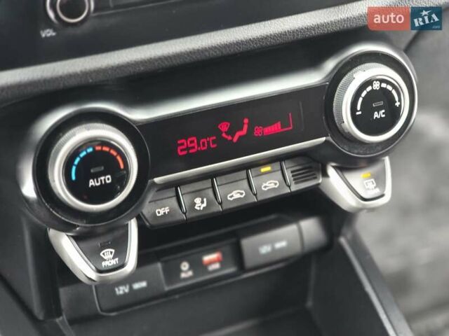 Серый Киа Рио, объемом двигателя 1.59 л и пробегом 91 тыс. км за 11900 $, фото 45 на Automoto.ua