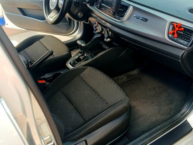 Серый Киа Рио, объемом двигателя 1.6 л и пробегом 100 тыс. км за 11299 $, фото 6 на Automoto.ua