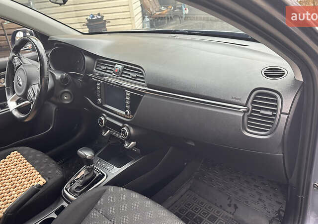 Серый Киа Рио, объемом двигателя 1.59 л и пробегом 122 тыс. км за 14800 $, фото 9 на Automoto.ua