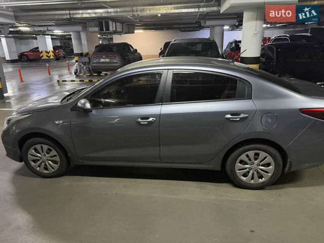 Серый Киа Рио, объемом двигателя 1.37 л и пробегом 107 тыс. км за 11300 $, фото 4 на Automoto.ua
