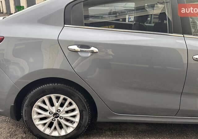 Серый Киа Рио, объемом двигателя 1.59 л и пробегом 122 тыс. км за 14800 $, фото 5 на Automoto.ua