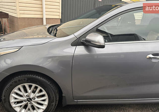 Серый Киа Рио, объемом двигателя 1.59 л и пробегом 122 тыс. км за 14800 $, фото 18 на Automoto.ua