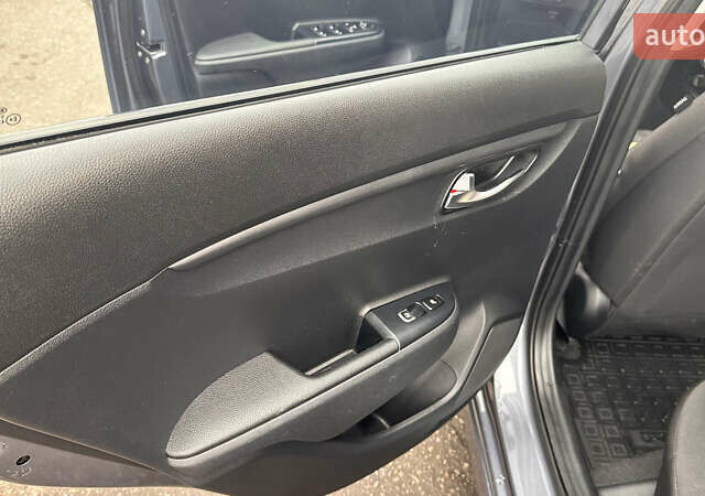 Серый Киа Рио, объемом двигателя 1.59 л и пробегом 122 тыс. км за 14800 $, фото 10 на Automoto.ua