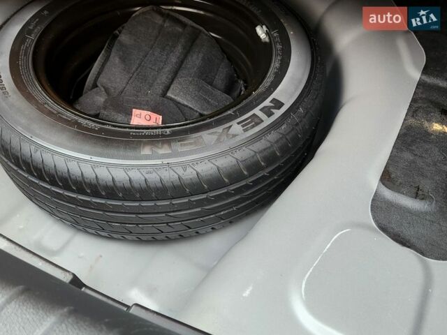 Сірий Кіа Ріо, об'ємом двигуна 1.37 л та пробігом 135 тис. км за 12999 $, фото 38 на Automoto.ua