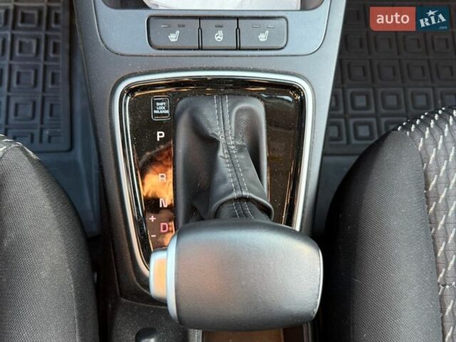 Серый Киа Рио, объемом двигателя 1.37 л и пробегом 135 тыс. км за 11100 $, фото 13 на Automoto.ua