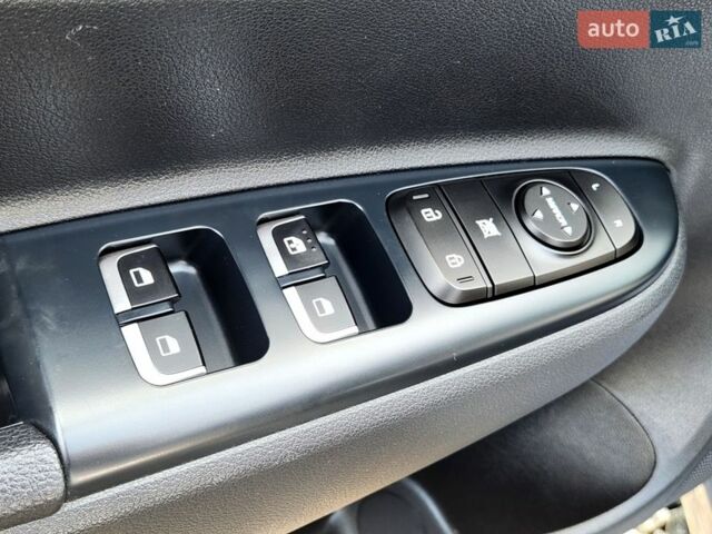 Сірий Кіа Ріо, об'ємом двигуна 1.37 л та пробігом 135 тис. км за 12999 $, фото 21 на Automoto.ua