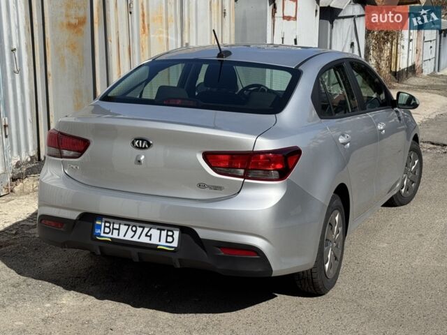 Серый Киа Рио, объемом двигателя 1.59 л и пробегом 40 тыс. км за 13000 $, фото 5 на Automoto.ua