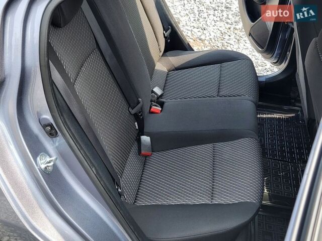 Сірий Кіа Ріо, об'ємом двигуна 1.37 л та пробігом 135 тис. км за 12999 $, фото 41 на Automoto.ua
