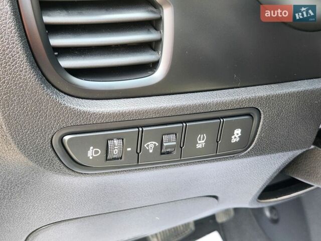 Сірий Кіа Ріо, об'ємом двигуна 1.37 л та пробігом 135 тис. км за 12999 $, фото 23 на Automoto.ua