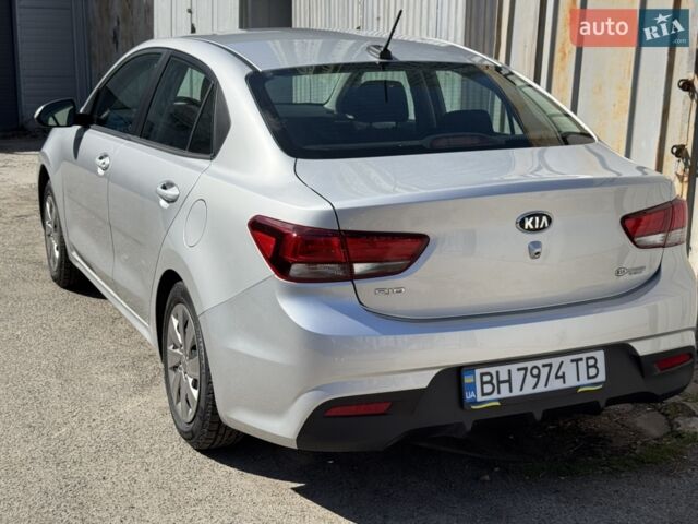 Серый Киа Рио, объемом двигателя 1.59 л и пробегом 40 тыс. км за 13000 $, фото 7 на Automoto.ua