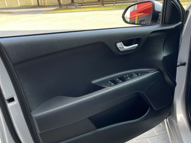 Серый Киа Рио, объемом двигателя 1.6 л и пробегом 25 тыс. км за 12300 $, фото 21 на Automoto.ua