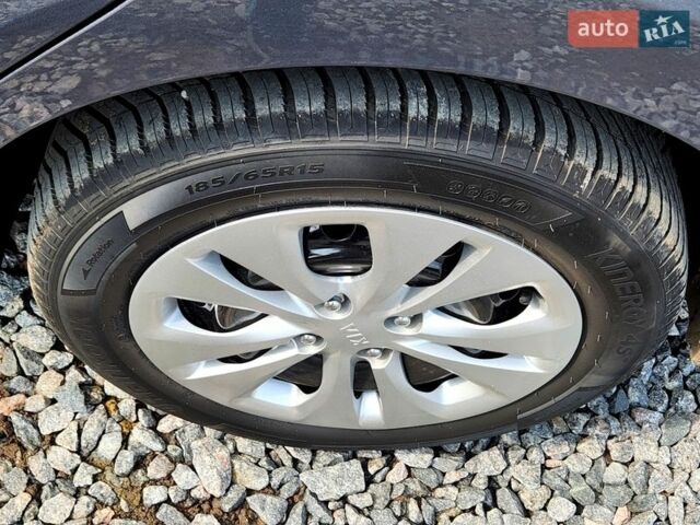 Сірий Кіа Ріо, об'ємом двигуна 1.37 л та пробігом 135 тис. км за 12999 $, фото 18 на Automoto.ua