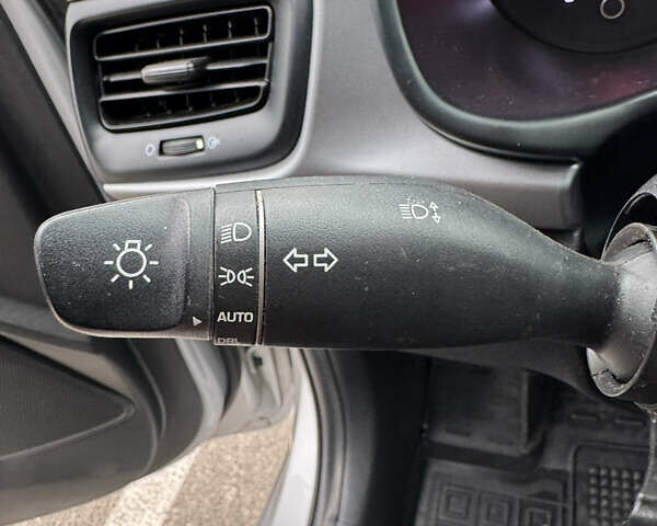 Серый Киа Рио, объемом двигателя 1.6 л и пробегом 65 тыс. км за 12800 $, фото 29 на Automoto.ua