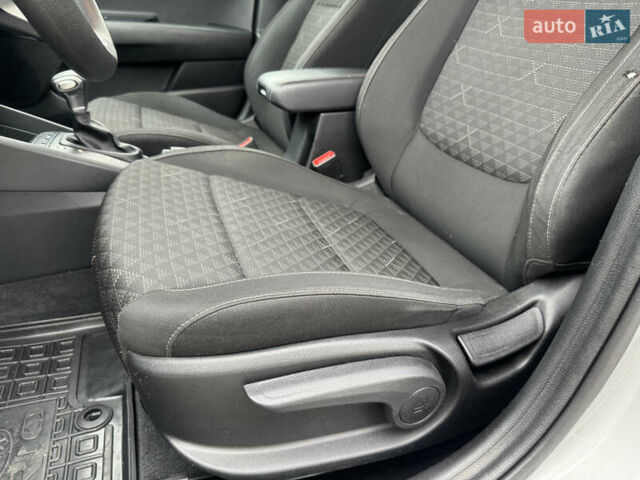 Серый Киа Рио, объемом двигателя 1.6 л и пробегом 65 тыс. км за 12800 $, фото 25 на Automoto.ua
