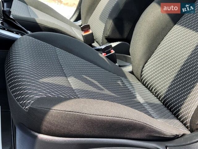 Сірий Кіа Ріо, об'ємом двигуна 1.37 л та пробігом 135 тис. км за 12999 $, фото 22 на Automoto.ua