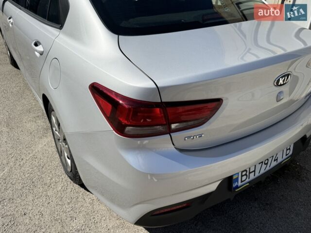Серый Киа Рио, объемом двигателя 1.59 л и пробегом 40 тыс. км за 13000 $, фото 3 на Automoto.ua